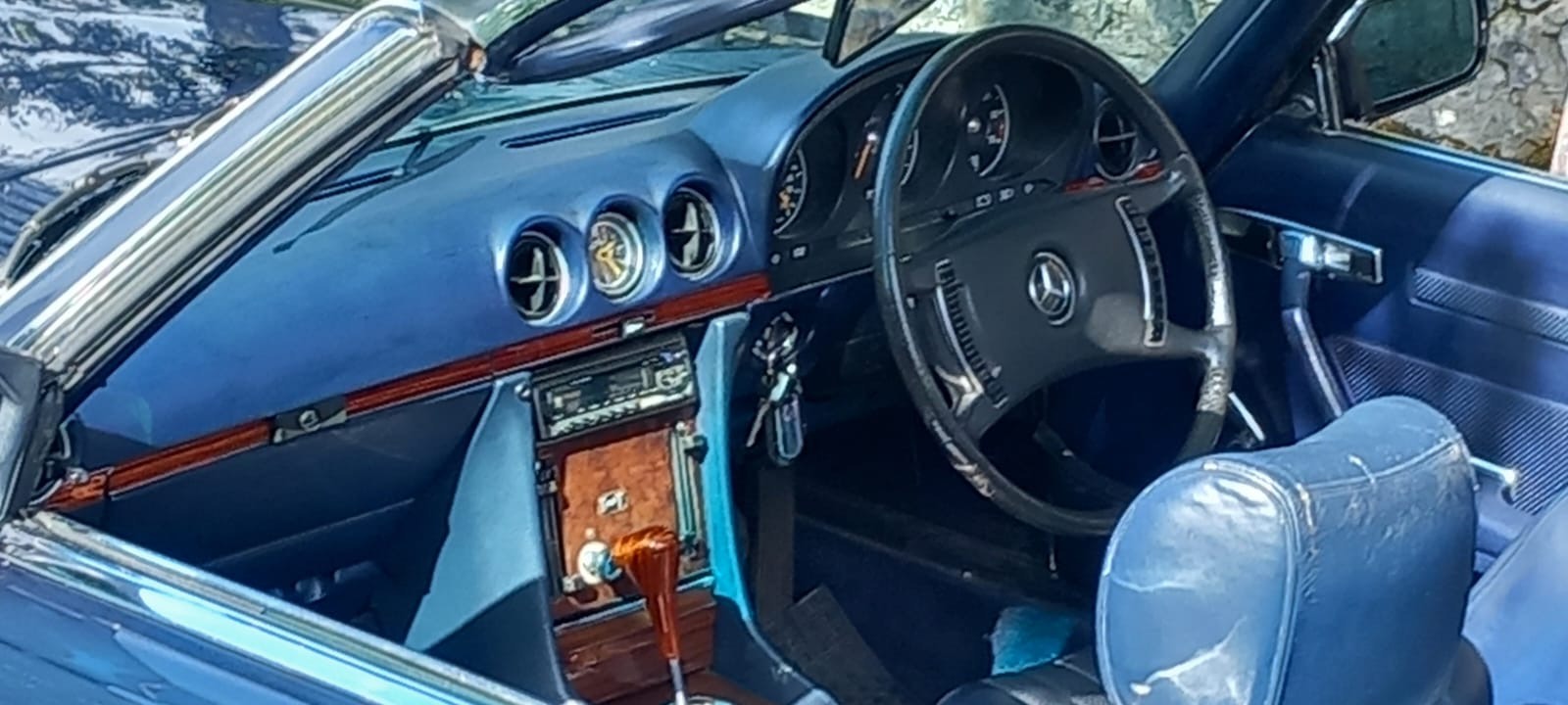 Mercedes Benz 350 SL - Image 10