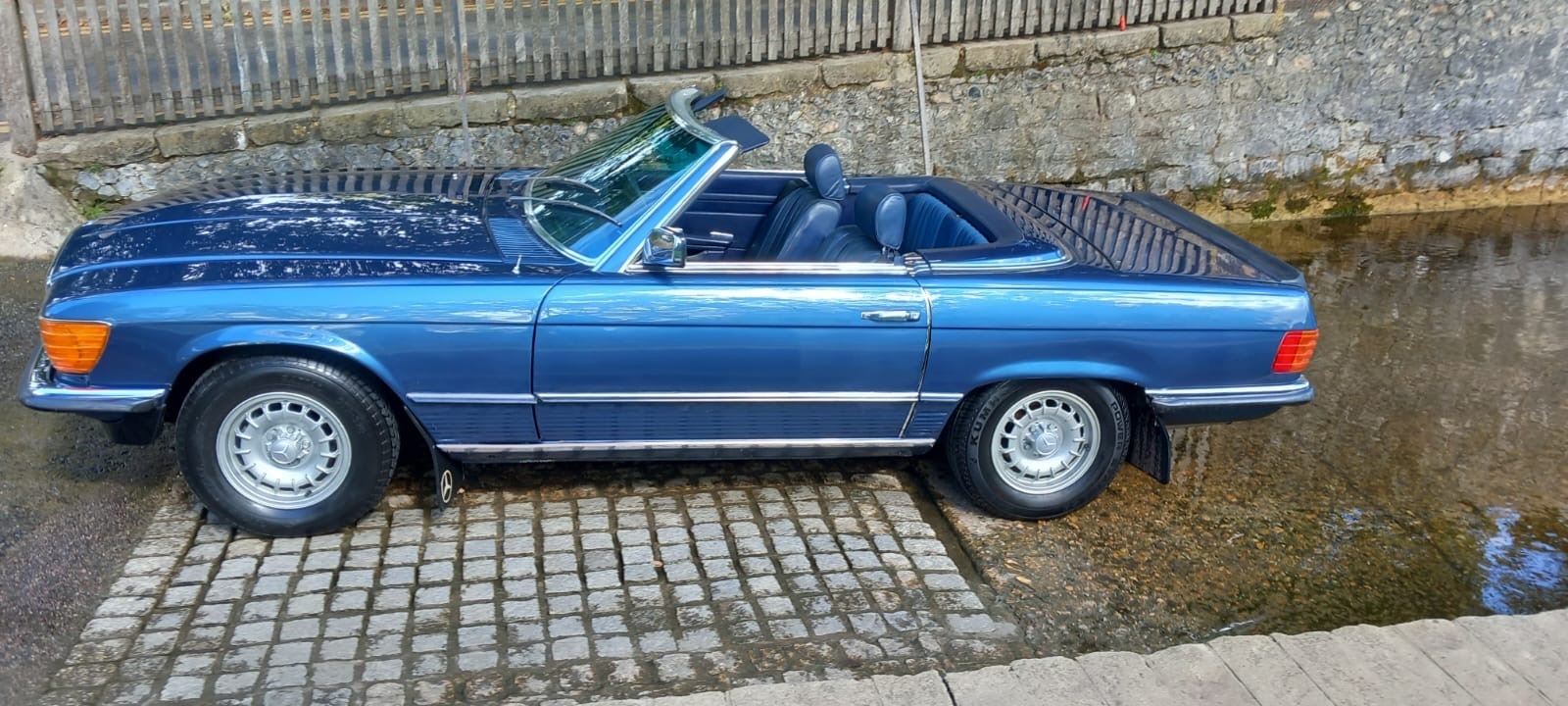 Mercedes Benz 350 SL - Image 2